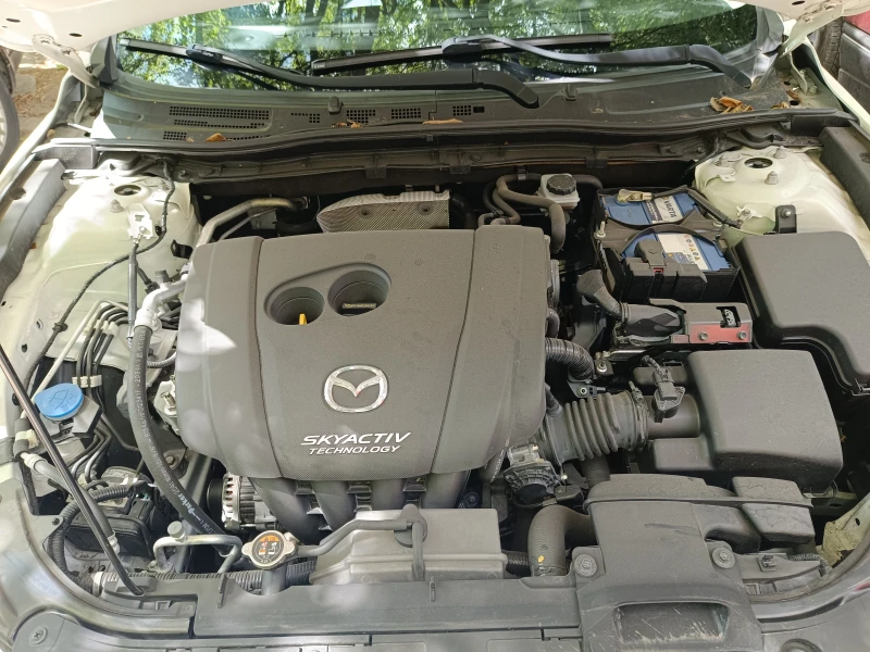 Mazda 3 2.0 SKYACTIV , снимка 14 - Автомобили и джипове - 52303658