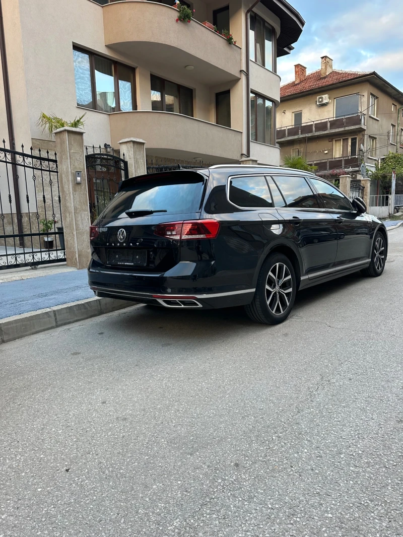 VW Passat R-LINE PANORAMA KEYLESS AMBiENT, снимка 12 - Автомобили и джипове - 52584245
