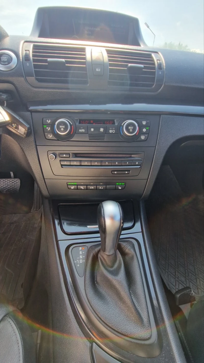 BMW 120 2.0D/AVTOMAT/PODGREV/KOJA/BELGIA, снимка 7 - Автомобили и джипове - 51506887