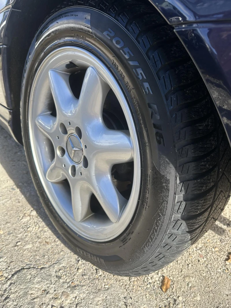 Mercedes-Benz C 220 CDI Facelift Aвтоматик Harman Kardon, снимка 16 - Автомобили и джипове - 52214851