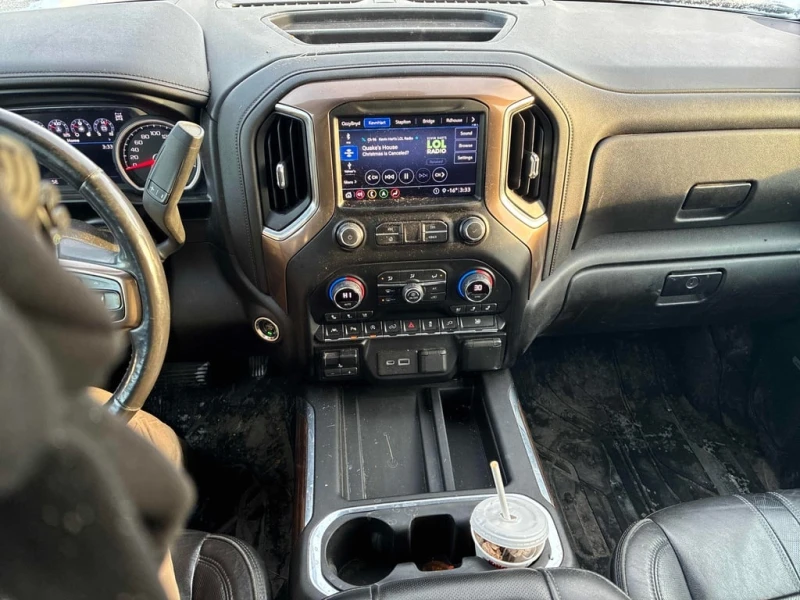 Chevrolet Silverado * High Country * CARFAX * БЕЗ ПЪРВОНАЧАЛНА ВНОСКА, снимка 9 - Автомобили и джипове - 52904648