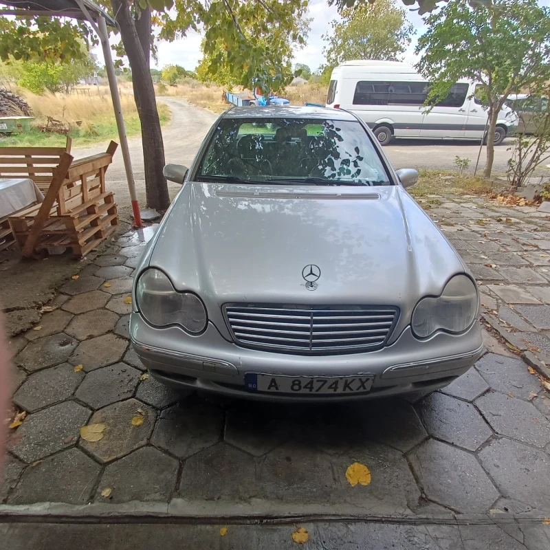 Mercedes-Benz C 220, снимка 2 - Автомобили и джипове - 53371619