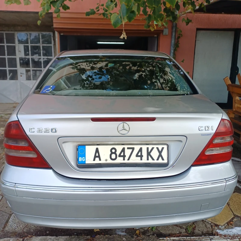 Mercedes-Benz C 220, снимка 10 - Автомобили и джипове - 53371619