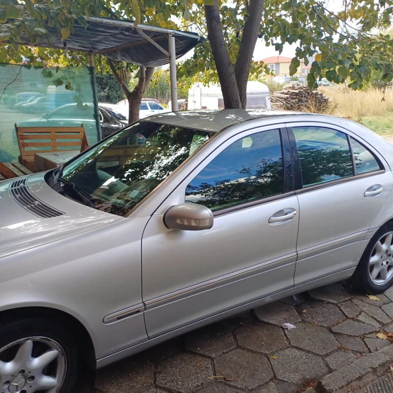Mercedes-Benz C 220, снимка 12 - Автомобили и джипове - 53371619