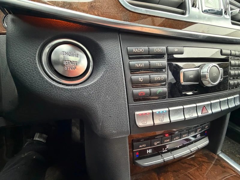 Mercedes-Benz E 350 Face* Масаж* Обдухване* Nappa* , снимка 17 - Автомобили и джипове - 53467824