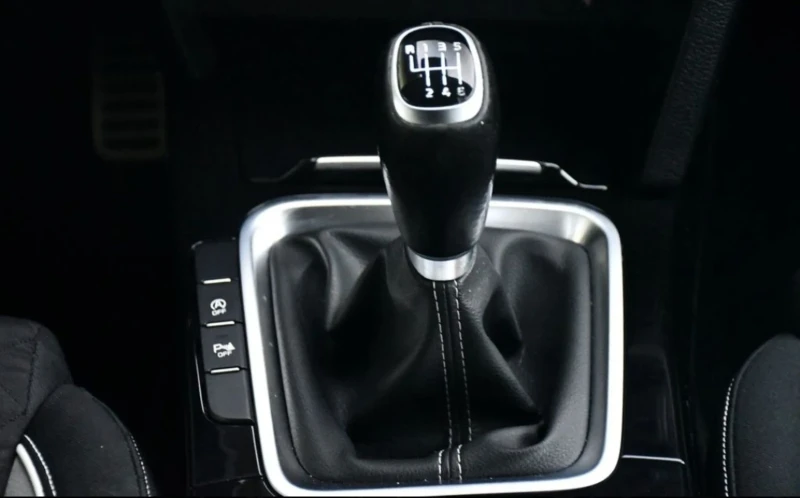 Kia Pro ceed 1.4 T-GDi | 140 к.с. | Ръчна | Камера | , снимка 11 - Автомобили и джипове - 53537514