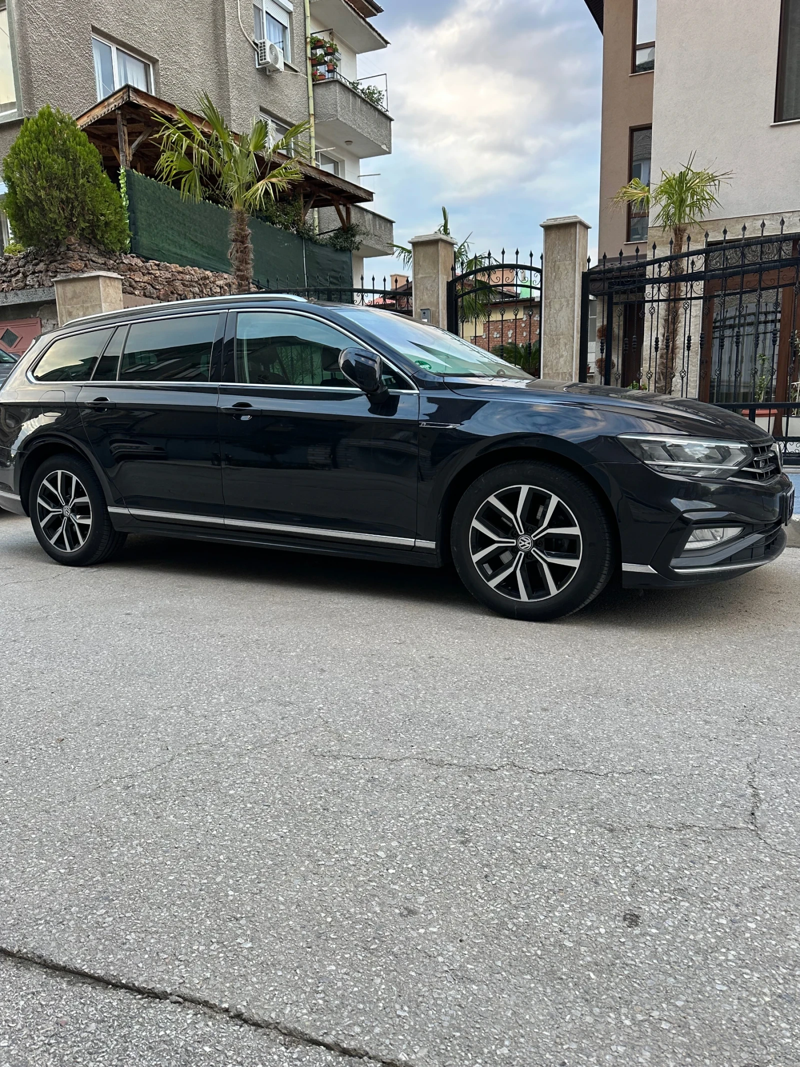 VW Passat R-LINE PANORAMA KEYLESS AMBiENT, снимка 1