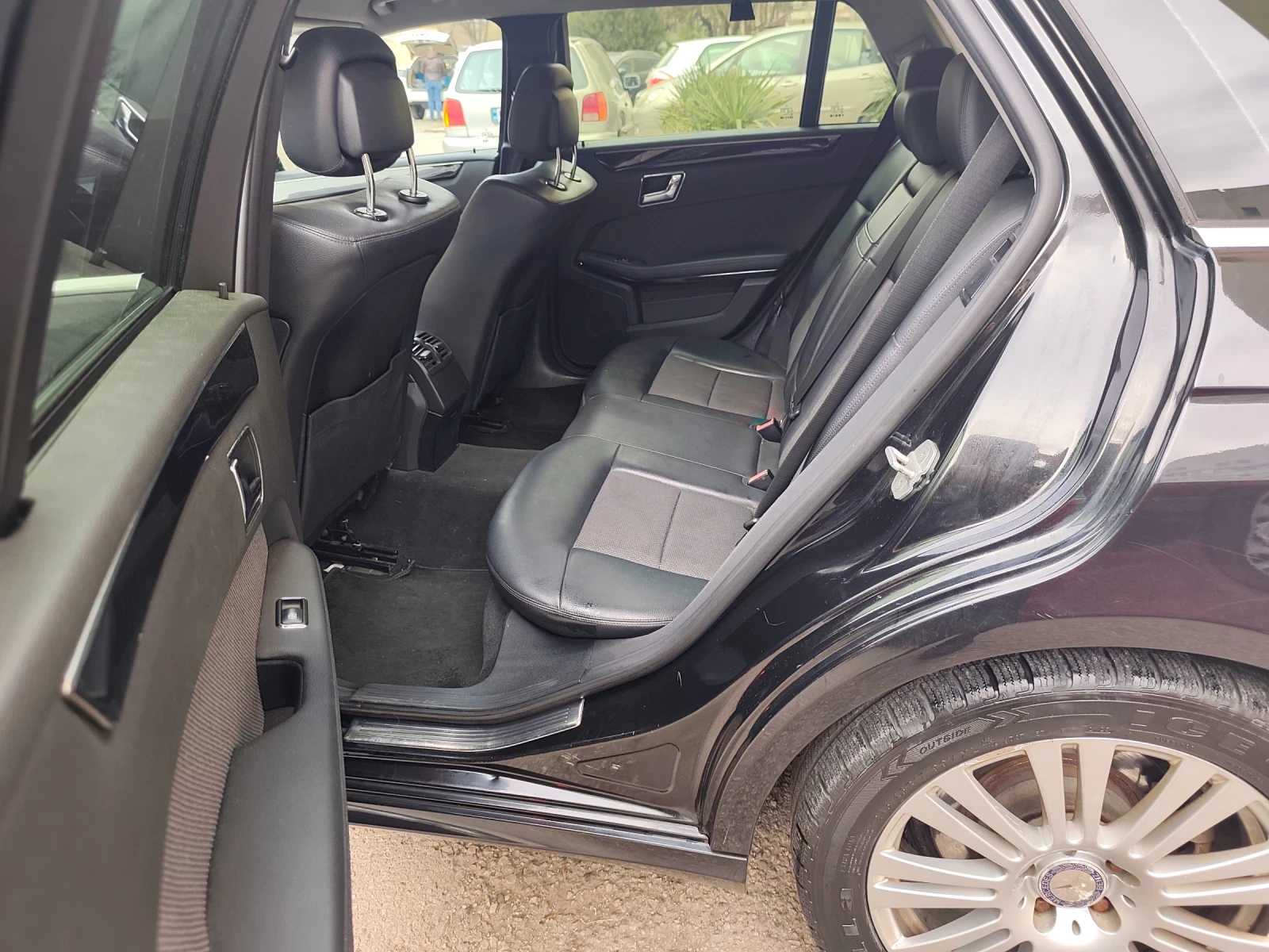 Mercedes-Benz E 220 Facelift! !АВТОМАТИК! * КЛИМАТРОНИК* !!ТОП!, снимка 14 - Автомобили и джипове - 53845373