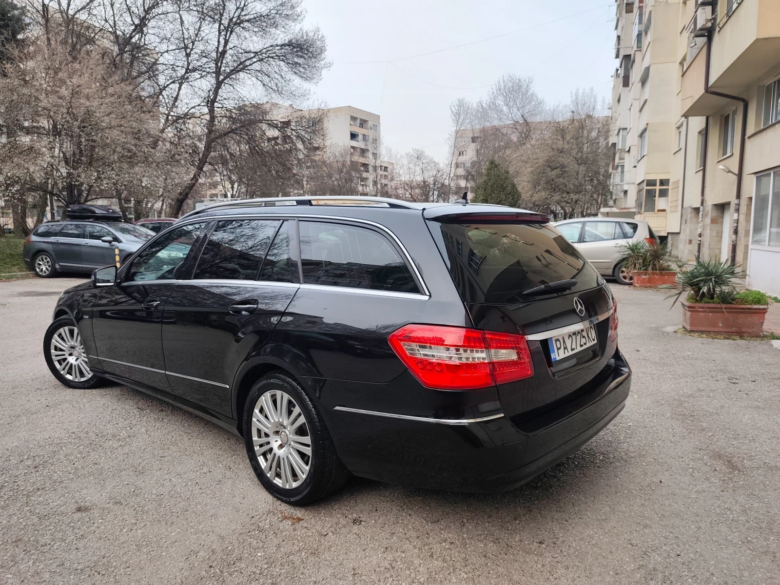 Mercedes-Benz E 220 Facelift! !АВТОМАТИК! * КЛИМАТРОНИК* !!ТОП!, снимка 3 - Автомобили и джипове - 53845373