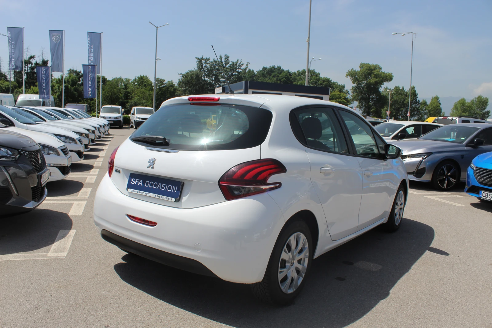 Peugeot 208 5P ACTIVE 1.6 HDi 75 BVM5 EURO6 N1 // 1706260 - изображение 3