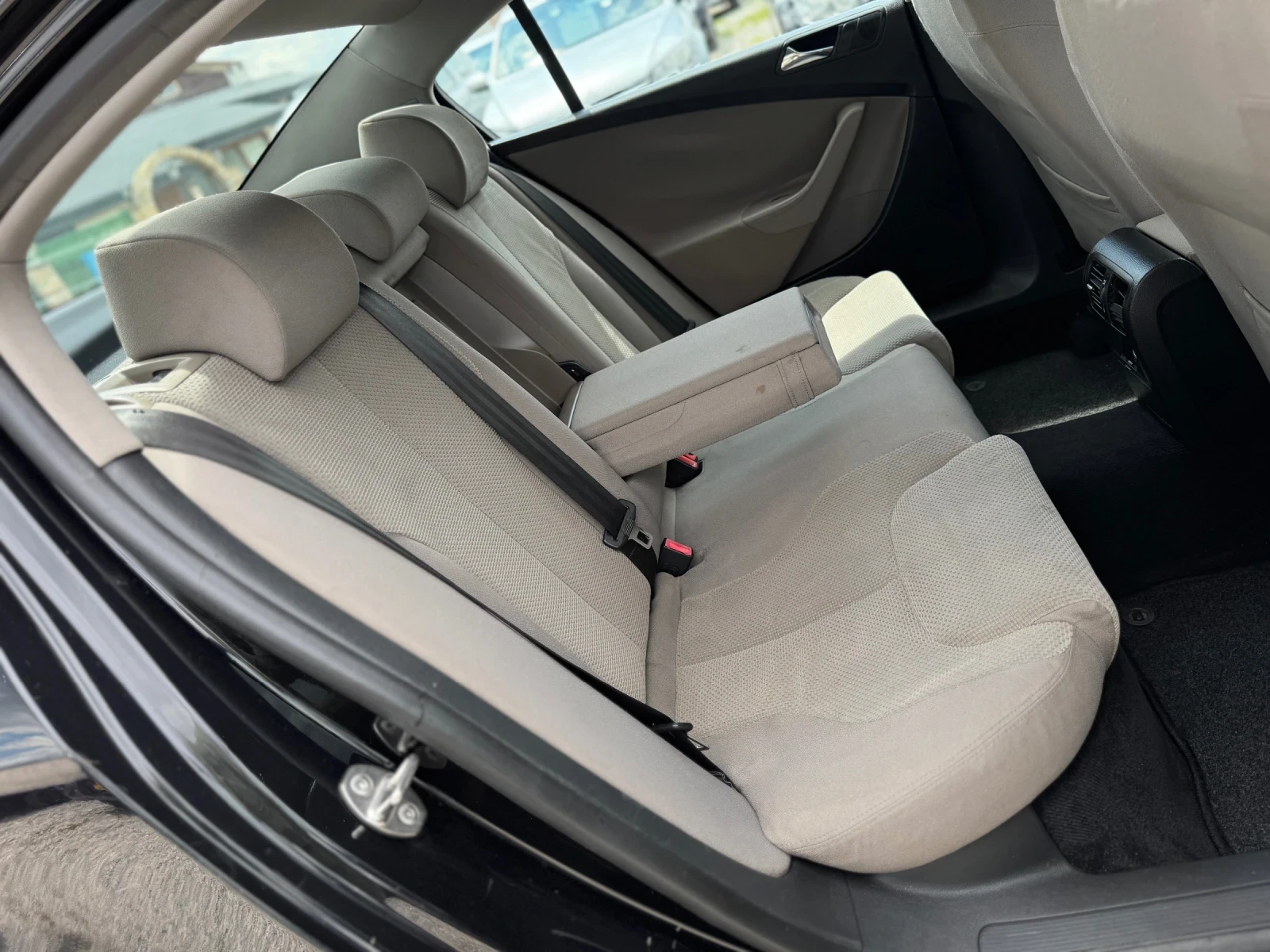 VW Passat 1.9TDI 105кс НАВИ КЛИМАТРОНИК  | Mobile.bg — изображение 13