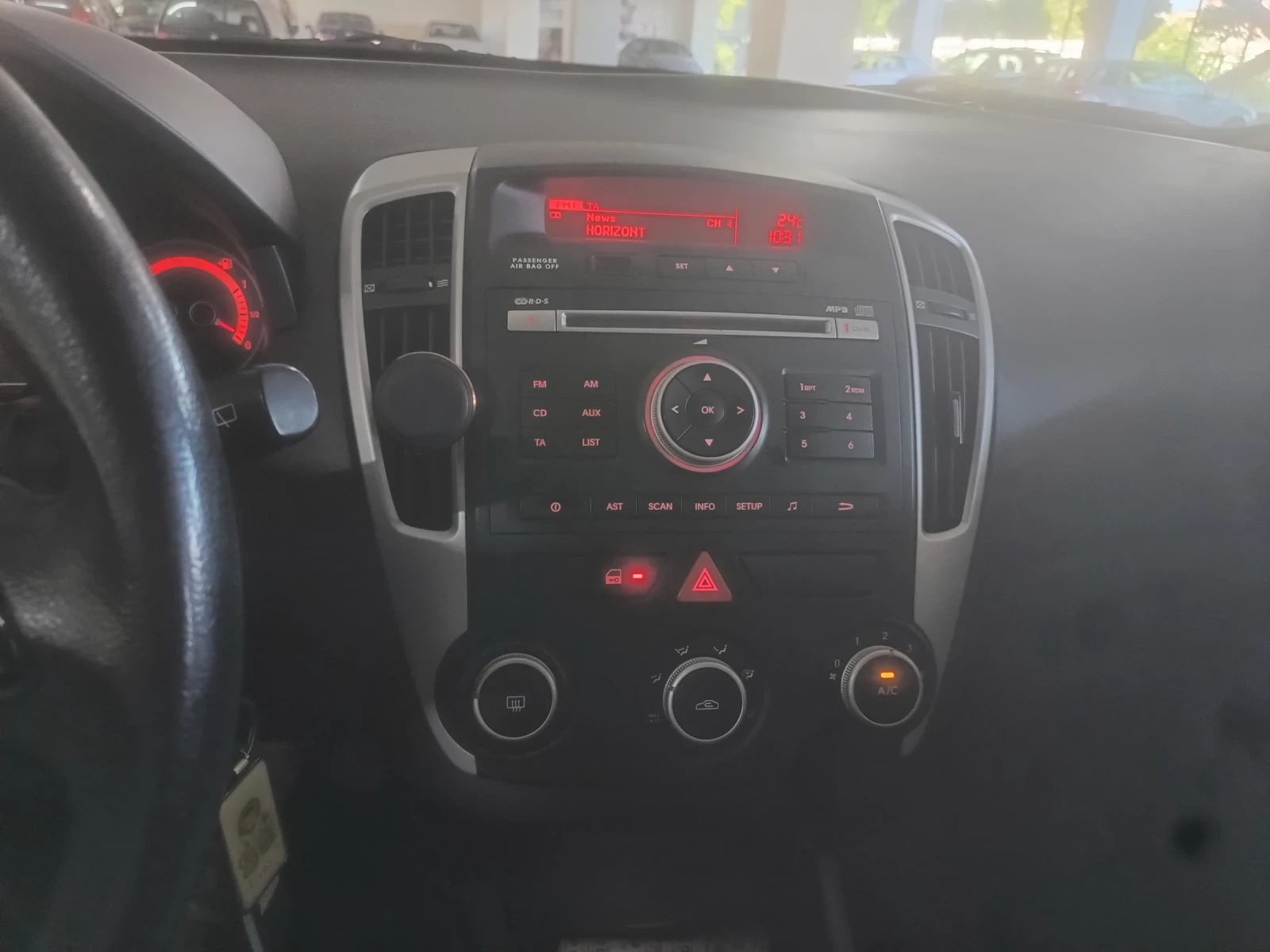 Kia Ceed 1, 6, автоматик - изображение 7