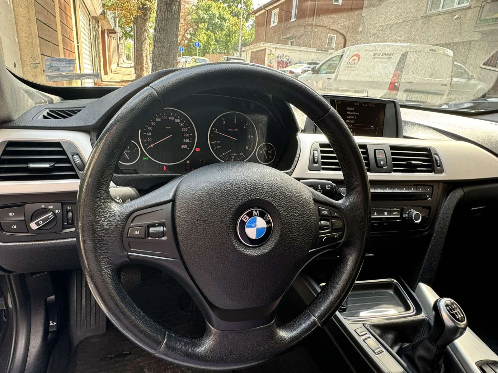BMW 318 F30 - изображение 7