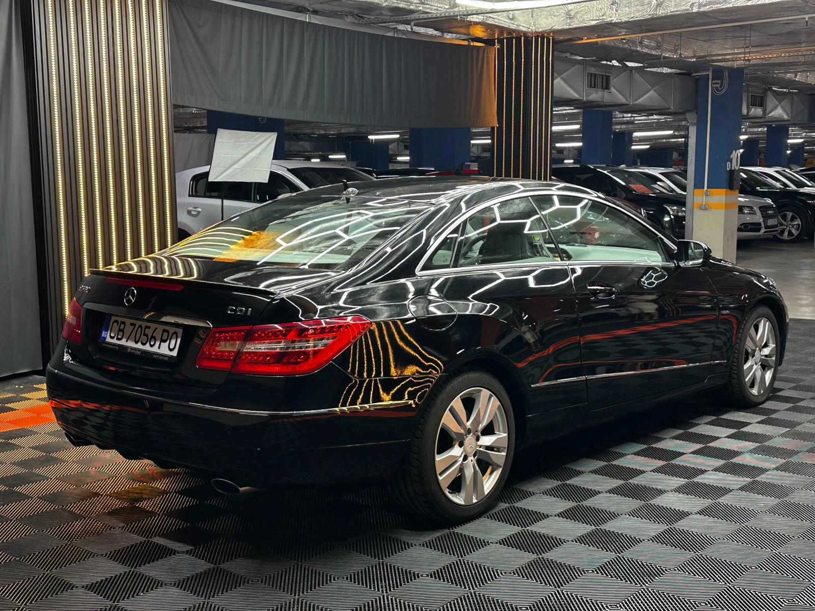 Mercedes-Benz E 350 3.0d 231 к.с./ГАРАНЦИЯ/БАРТЕР/ЛИЗИНГ/КОМЕНТАР, снимка 4 - Автомобили и джипове - 51438877
