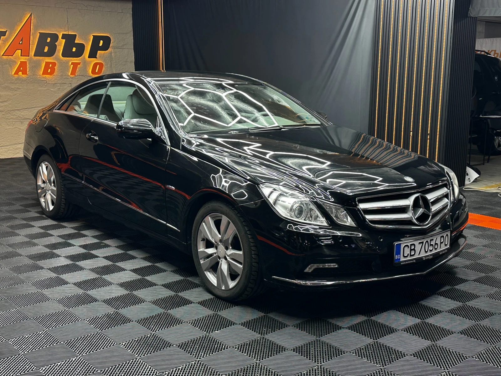 Mercedes-Benz E 350 3.0d 231 к.с./ГАРАНЦИЯ/БАРТЕР/ЛИЗИНГ/КОМЕНТАР, снимка 3 - Автомобили и джипове - 51438877
