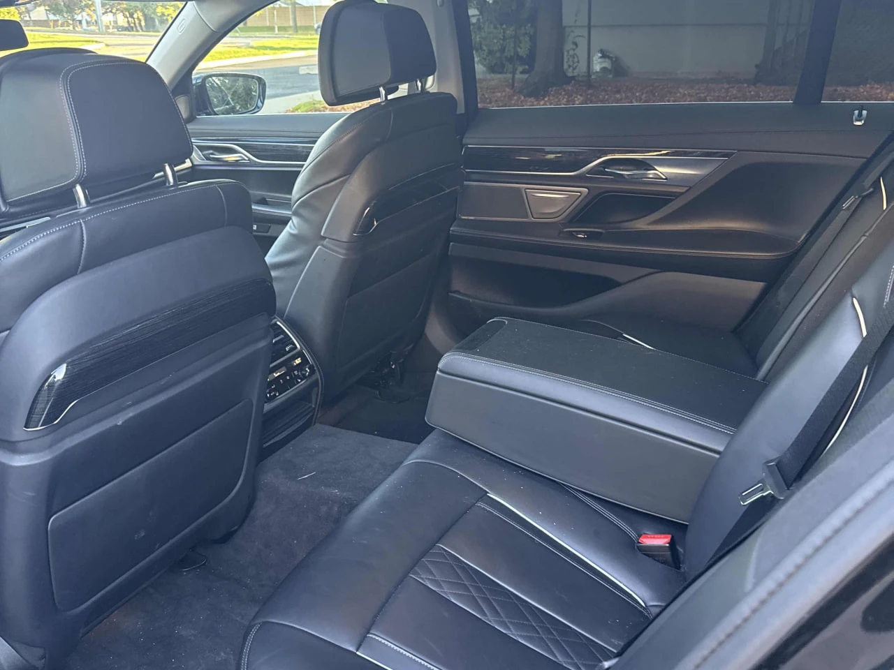 BMW 750 *  *    * CARFAX *  | Mobile.bg   13