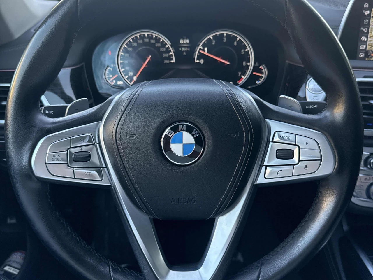 BMW 750 * АВТО КРЕДИТ* ЦЕНА ДО БГ * CARFAX *  - изображение 8
