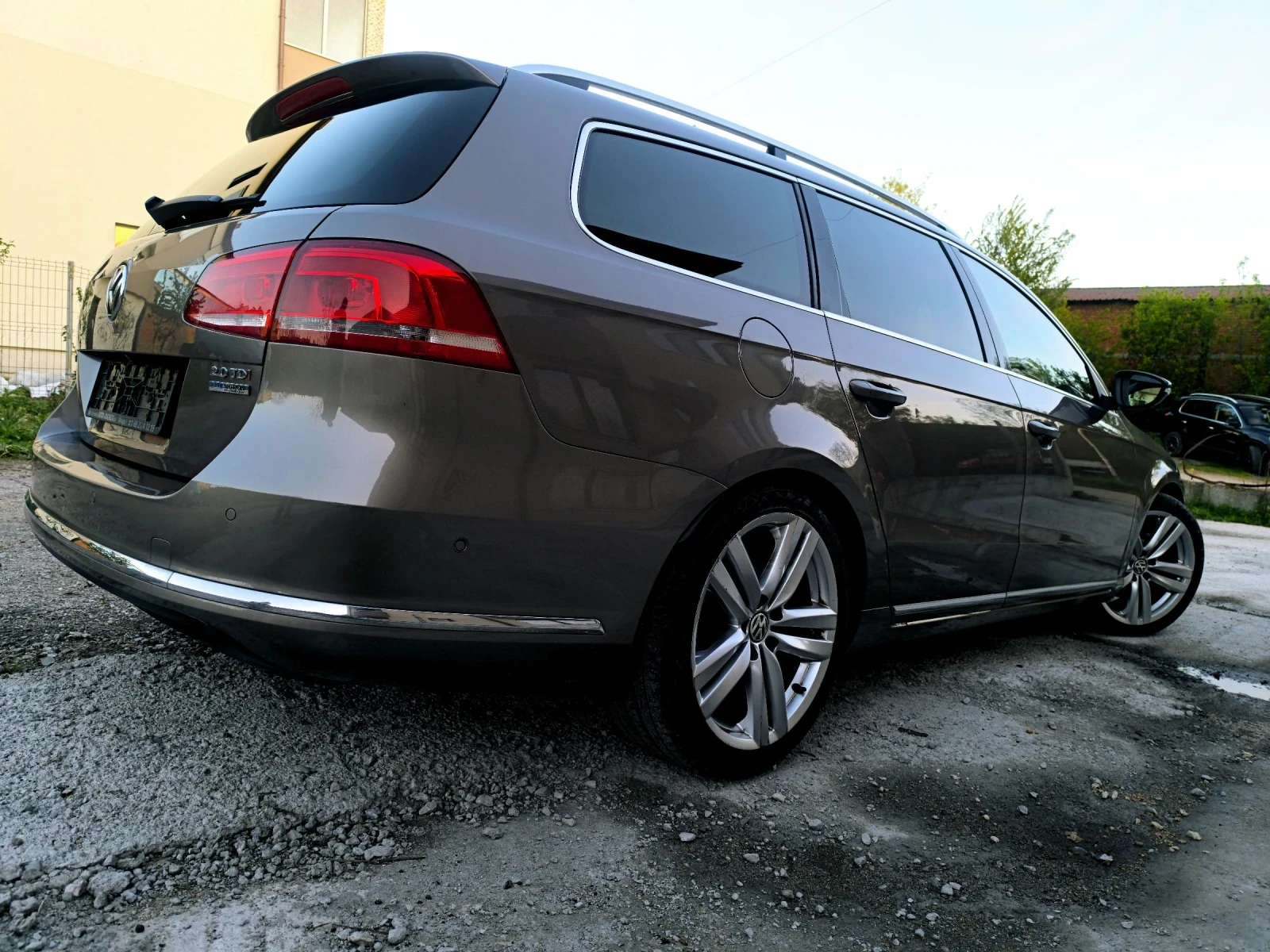 VW Passat 2.0 TDI HIGHLINE DSG F1 KEYLESS DISTRONIC PANORAMA | Mobile.bg   3