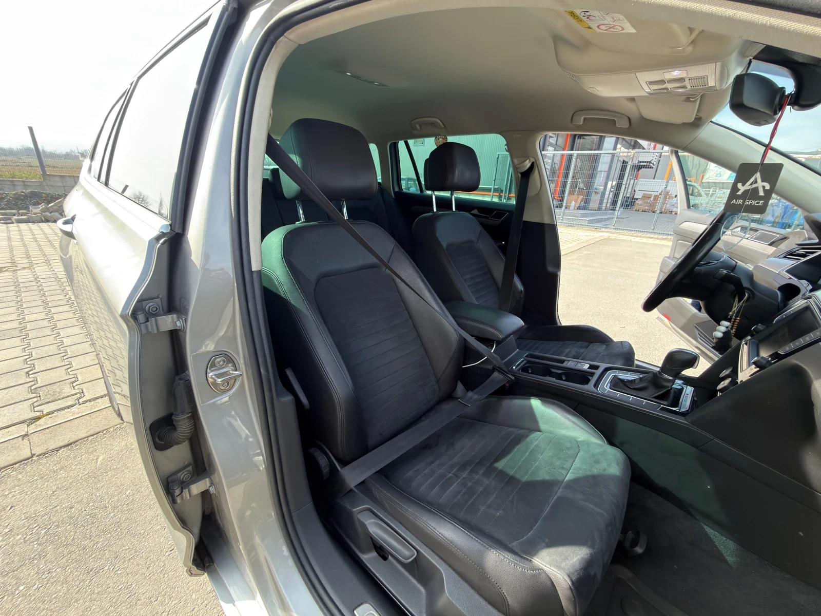 VW Passat B8 4motion 190к.с., снимка 10 - Автомобили и джипове - 53682391