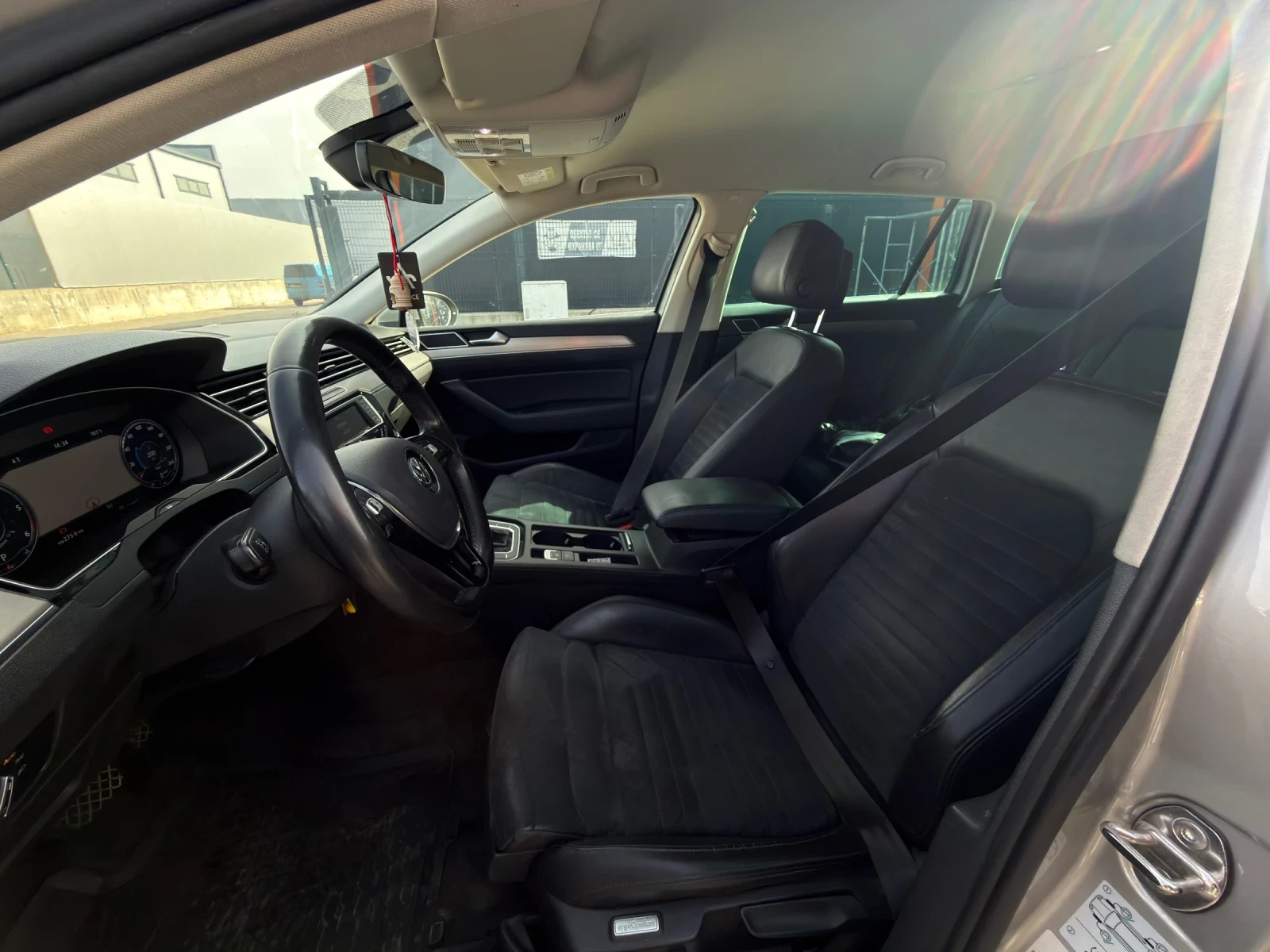 VW Passat B8 4motion 190к.с., снимка 9 - Автомобили и джипове - 53682391