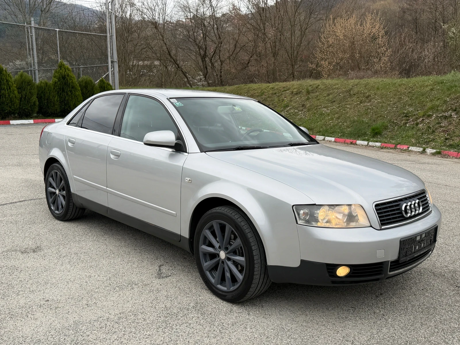 Audi A4 1.9TDI Много Запазено, снимка 8 - Автомобили и джипове - 54058629