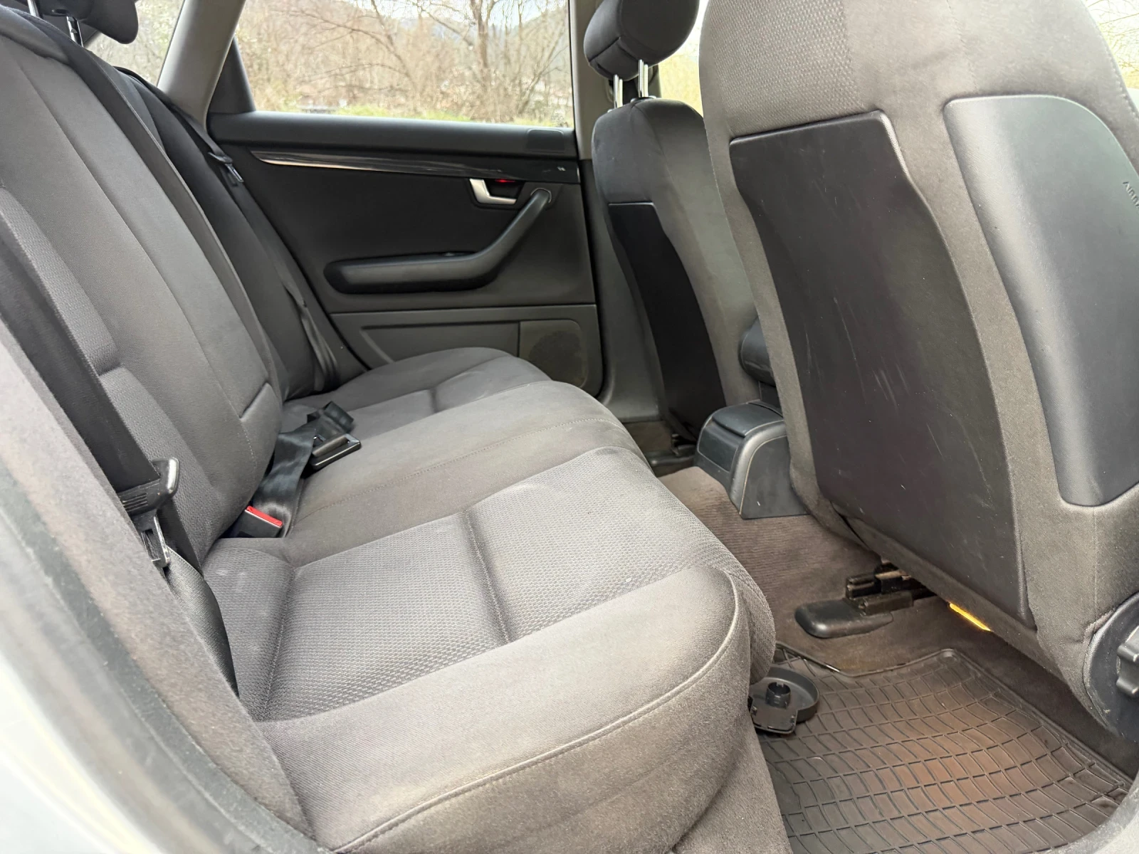 Audi A4 1.9TDI Много Запазено, снимка 13 - Автомобили и джипове - 54058629