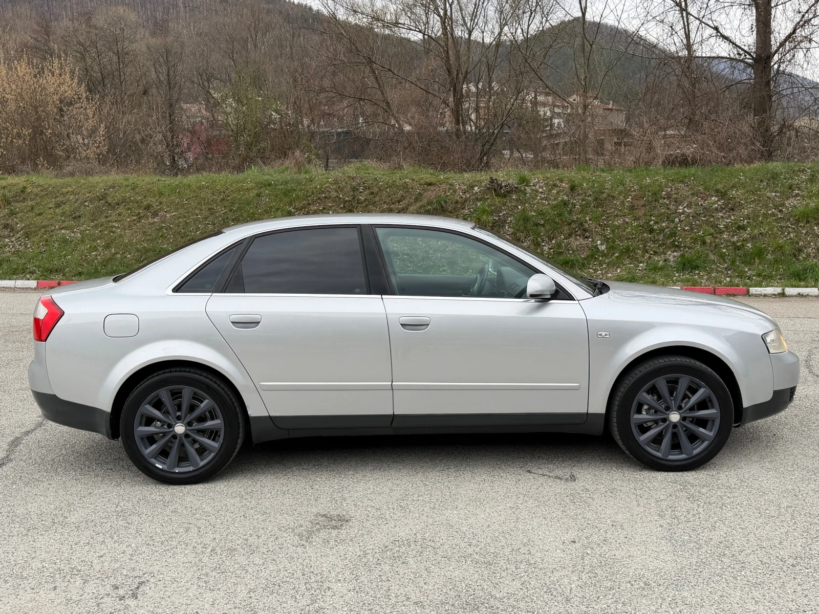 Audi A4 1.9TDI Много Запазено, снимка 7 - Автомобили и джипове - 54058629