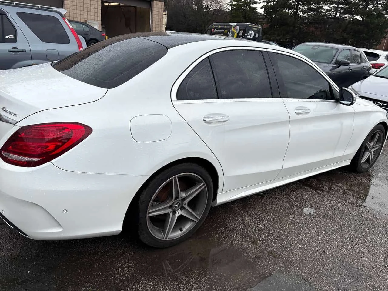 Mercedes-Benz C 300 ПАНОРАМА/ПОДГРЕВИ/360 КАМЕРИ, снимка 4 - Автомобили и джипове - 54232146