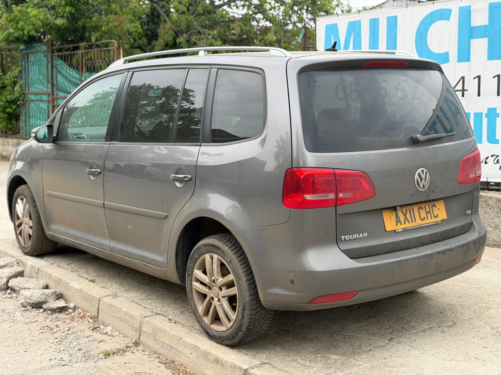 VW Touran 1.6tdi dsg, снимка 2 - Автомобили и джипове - 54487720