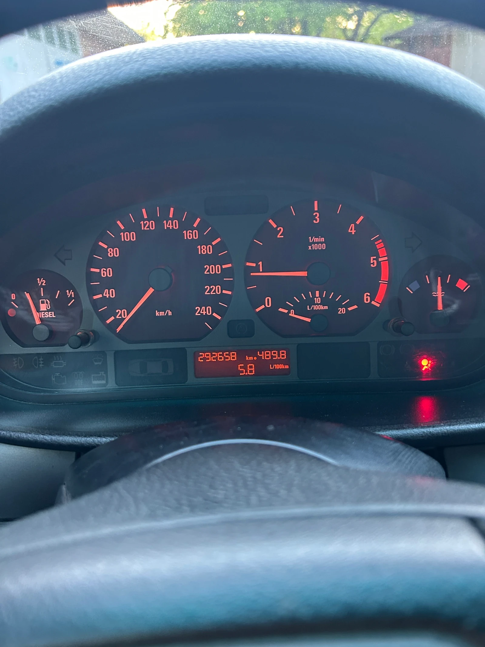 BMW 320, снимка 15 - Автомобили и джипове - 54642388
