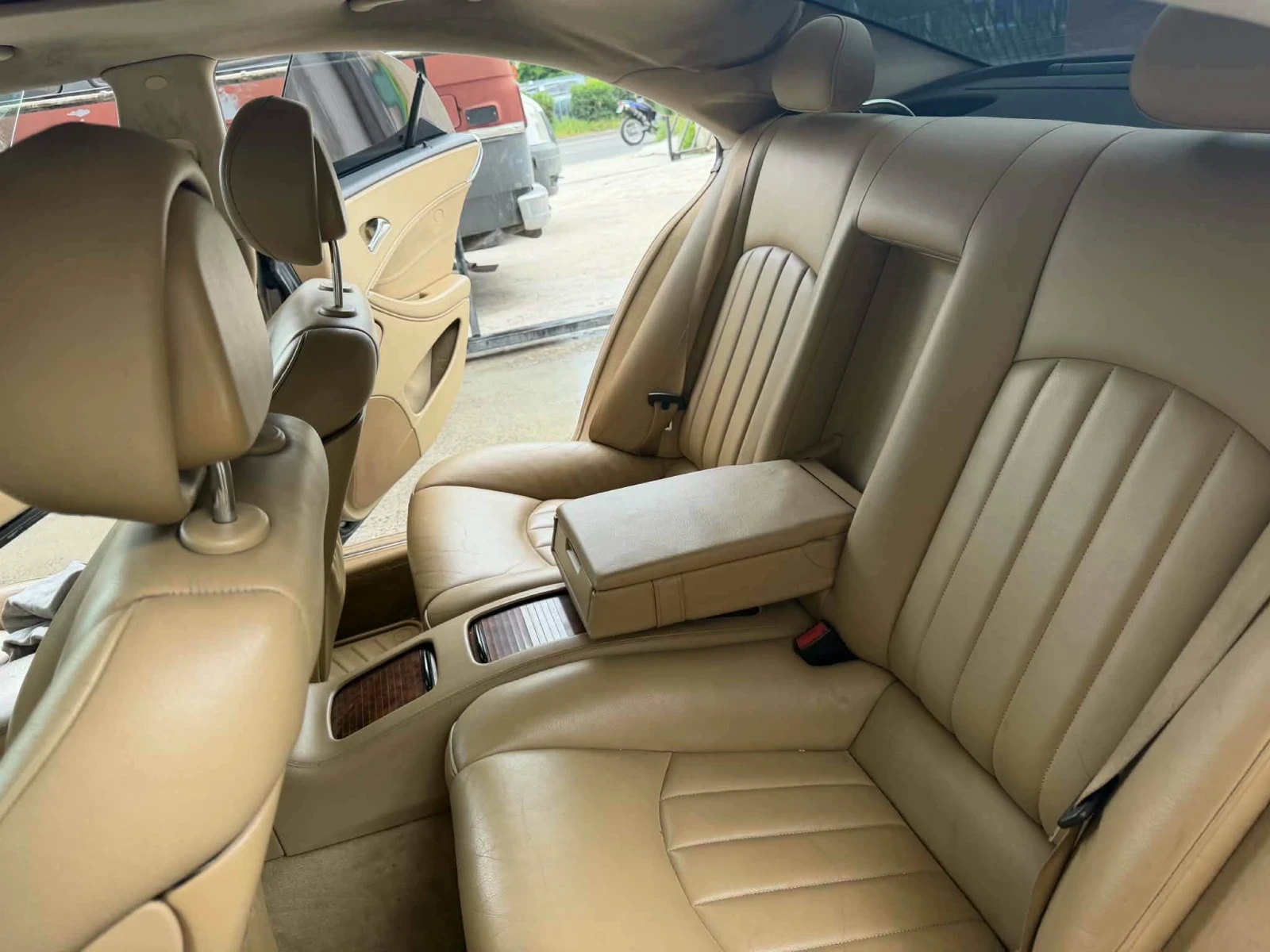 Mercedes-Benz CLS 320, снимка 8 - Автомобили и джипове - 55659271
