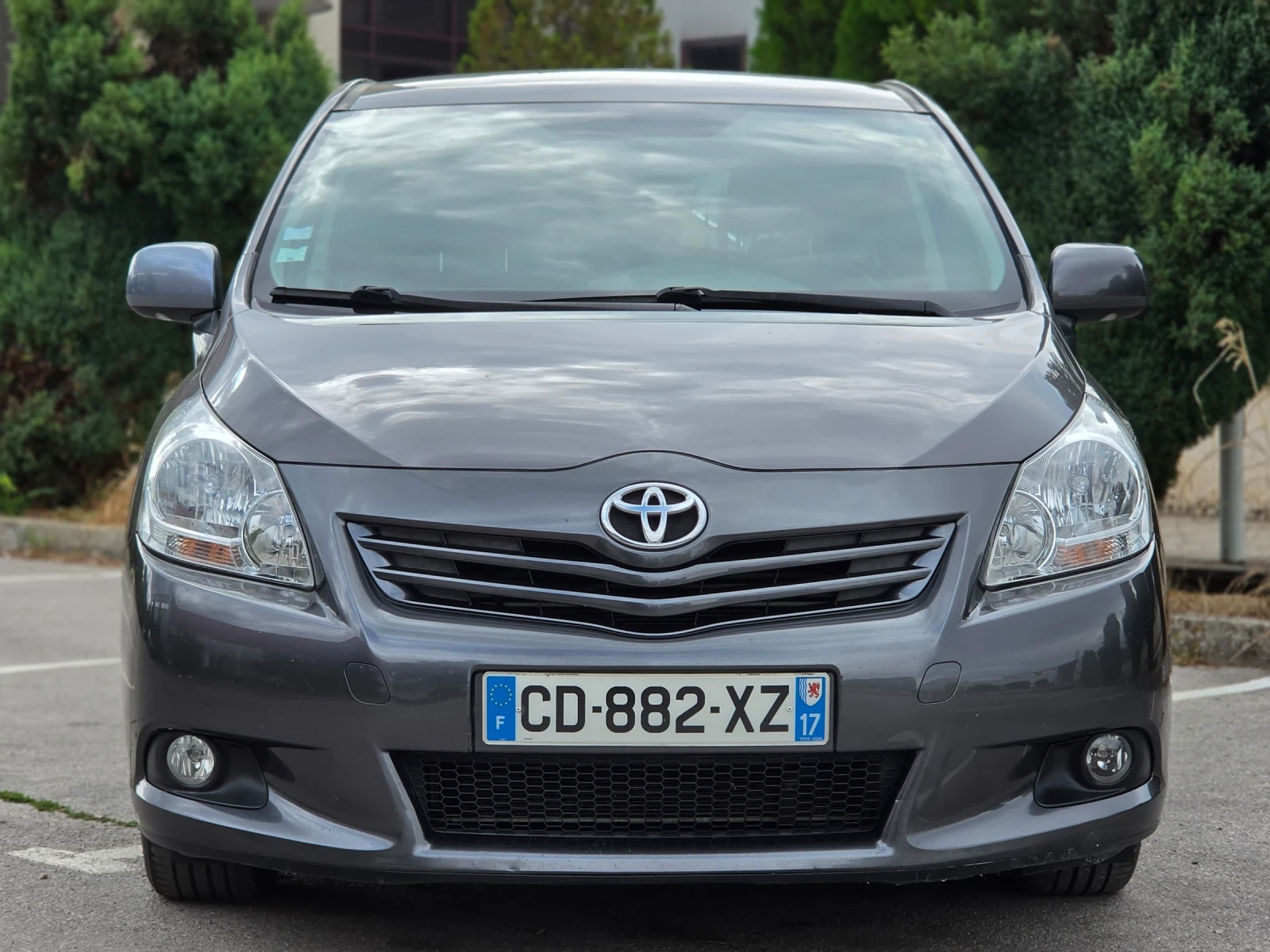 Toyota Verso 2.0D4D 126hp * NAVI * КАМЕРА * 7 МЕСТЕН * ЛИЗИНГ *, снимка 2 - Автомобили и джипове - 55228284