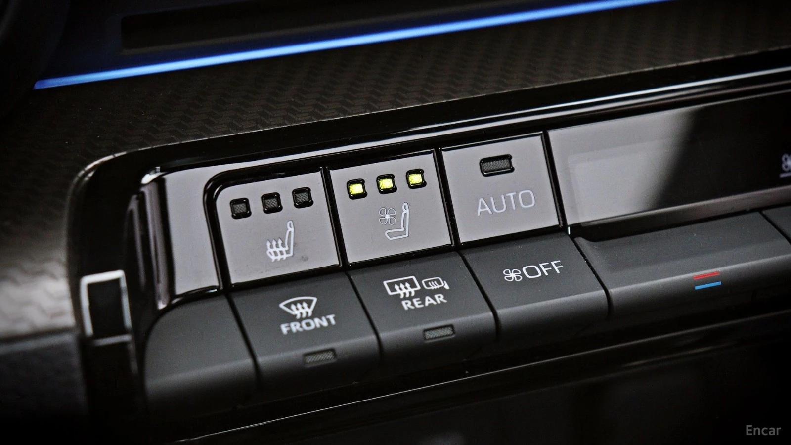 Toyota Prius * ПАНО* KEYLESS* Camera* ПОДГРЕВ* LED* , снимка 11 - Автомобили и джипове - 55625394
