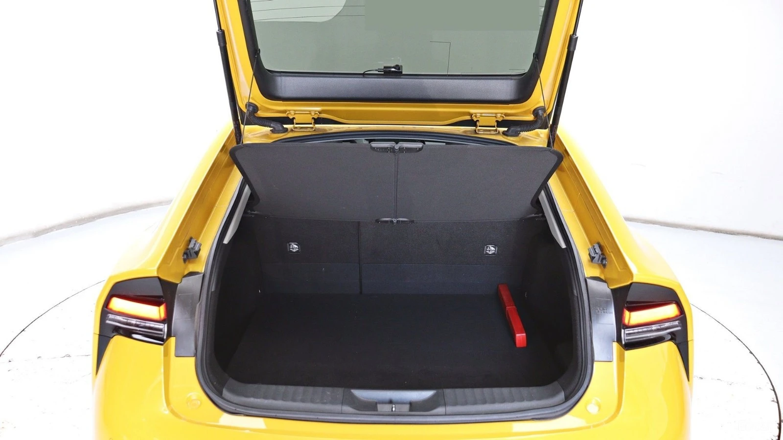 Toyota Prius * ПАНО* KEYLESS* Camera* ПОДГРЕВ* LED* , снимка 7 - Автомобили и джипове - 55625394