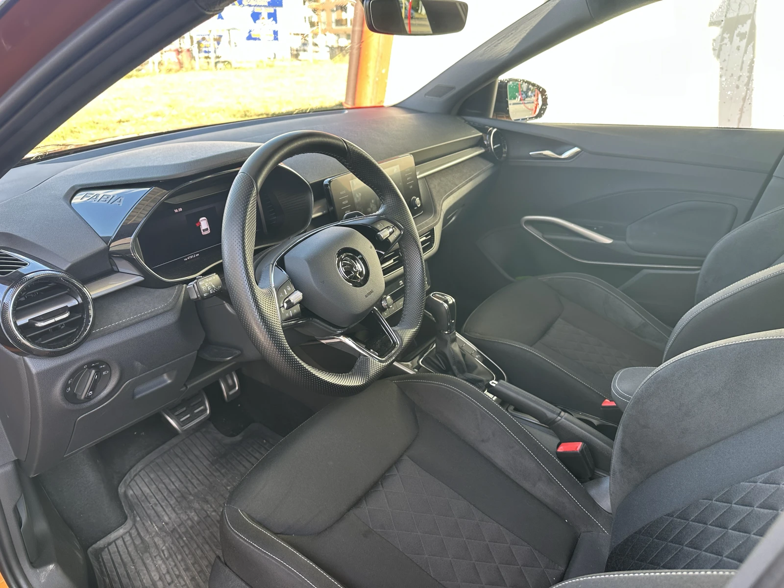 Skoda Fabia, снимка 6 - Автомобили и джипове - 55754993