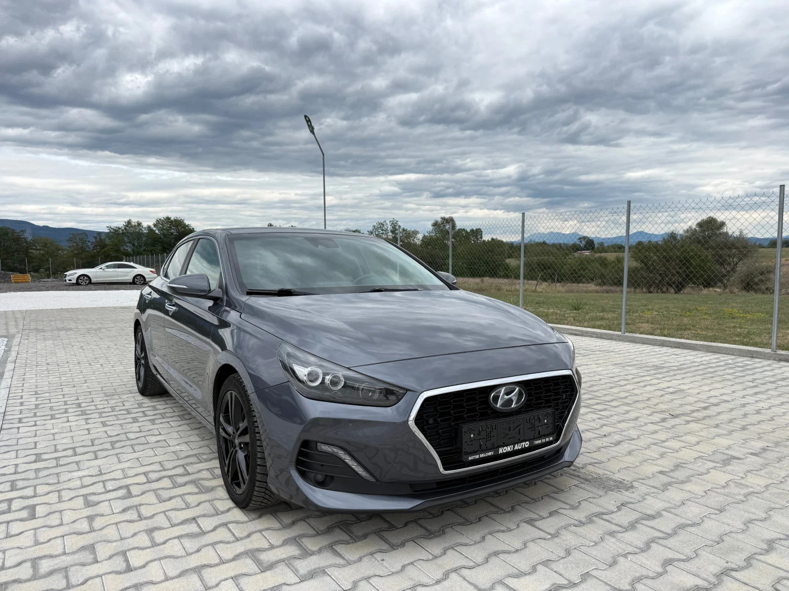 Hyundai I30 1.6CRDI FASTBACK, снимка 8 - Автомобили и джипове - 56166150
