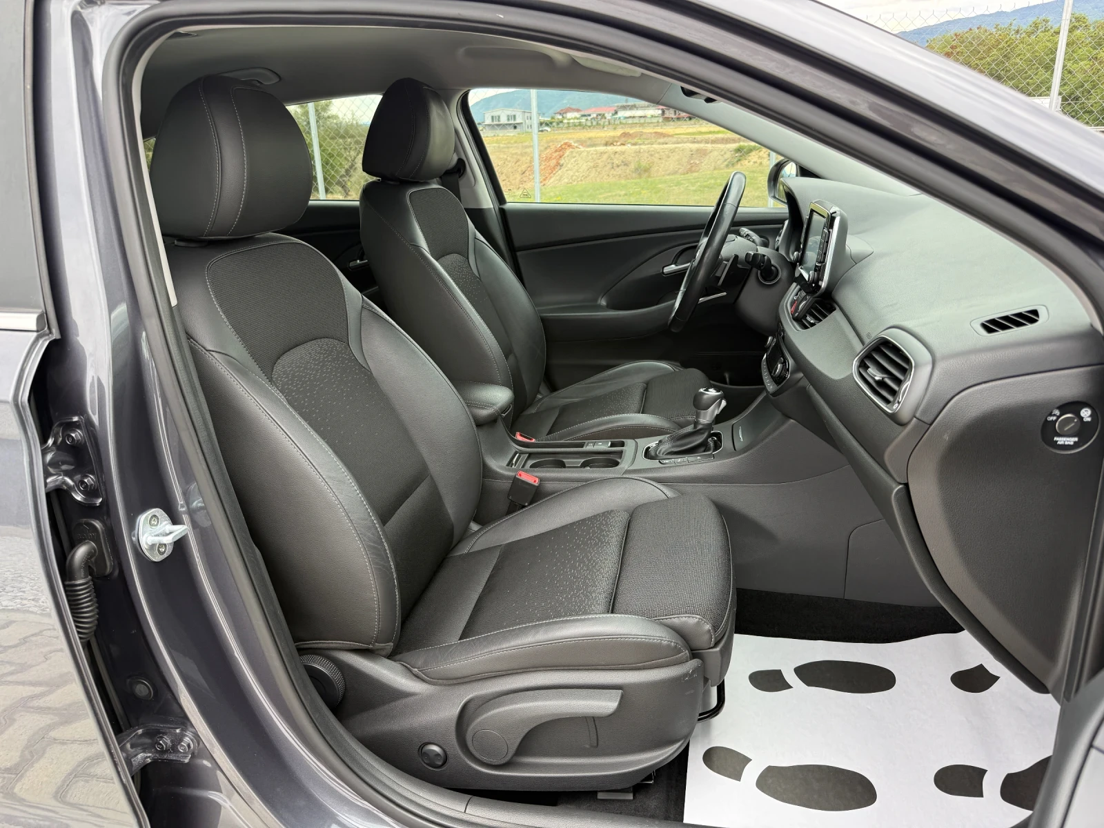 Hyundai I30 1.6CRDI FASTBACK, снимка 12 - Автомобили и джипове - 56166150