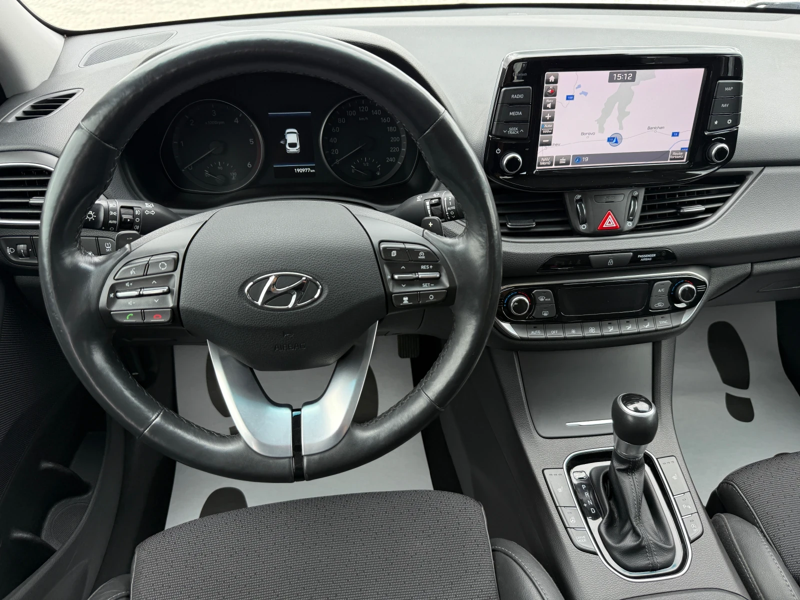 Hyundai I30 1.6CRDI FASTBACK, снимка 15 - Автомобили и джипове - 56166150