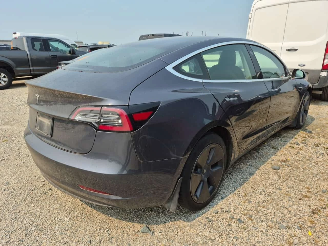 Tesla Model 3 * STANDARD RANGE PLUS * CARFAX * ФИНАНСИРАНЕ, снимка 3 - Автомобили и джипове - 56351185