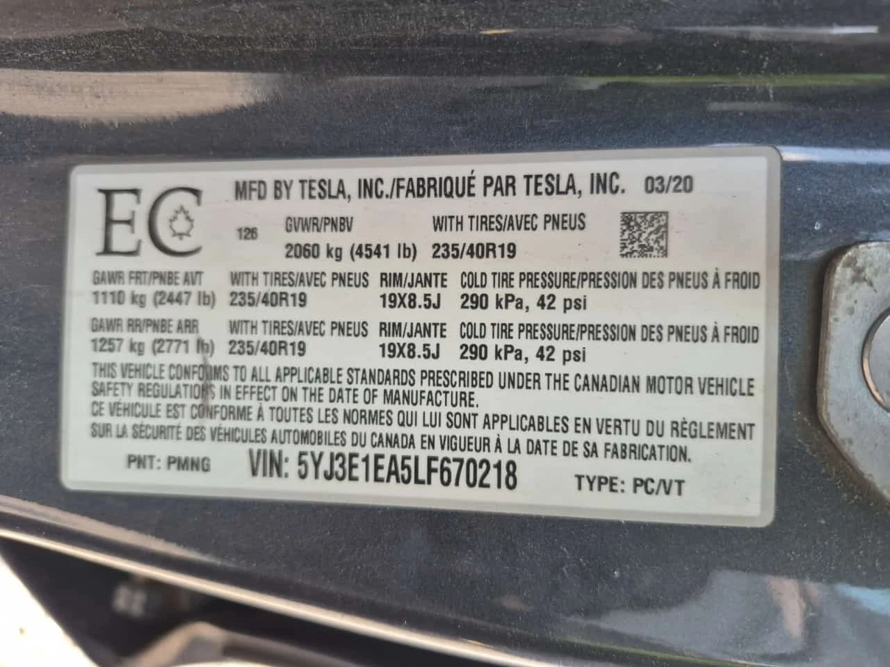 Tesla Model 3 * STANDARD RANGE PLUS * CARFAX * ФИНАНСИРАНЕ, снимка 16 - Автомобили и джипове - 56351185