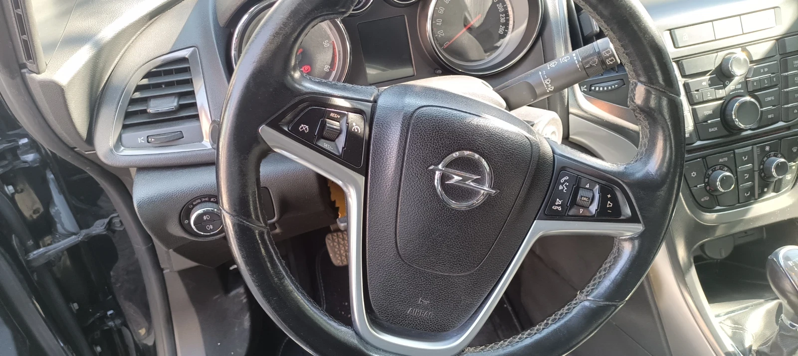 Opel Astra 1, 7cdti, снимка 5 - Автомобили и джипове - 56429394