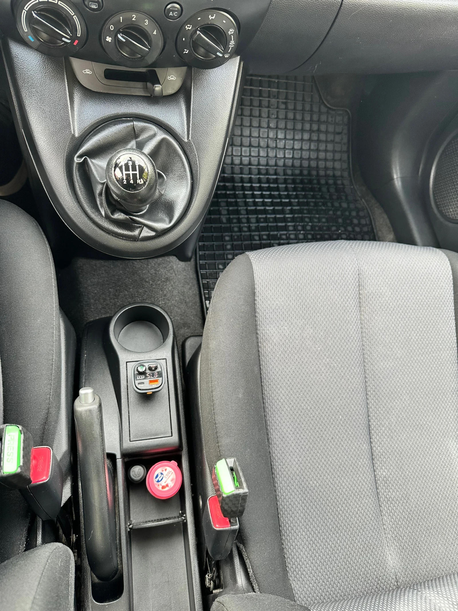Mazda 2, снимка 9 - Автомобили и джипове - 56659638