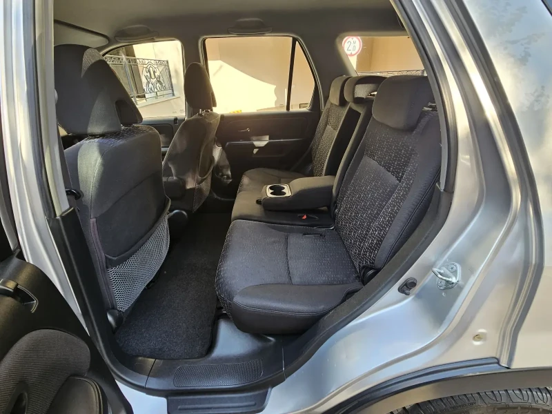 Honda Cr-v 2.0 i-Vtec 4x4 Facelift Automat, снимка 8 - Автомобили и джипове - 48138588