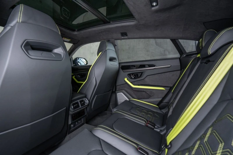 Lamborghini Urus SE / B&O / PANO / NEW, снимка 14 - Автомобили и джипове - 49740651