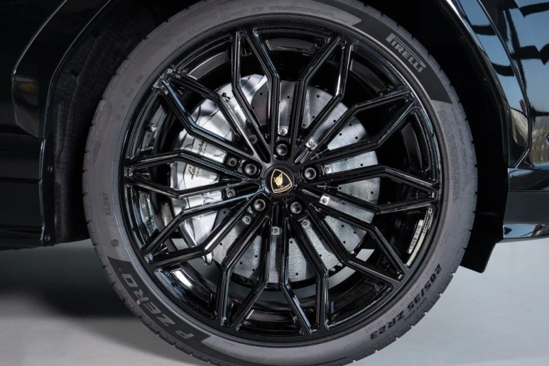 Lamborghini Urus SE / B&O / PANO / NEW, снимка 6 - Автомобили и джипове - 49740651