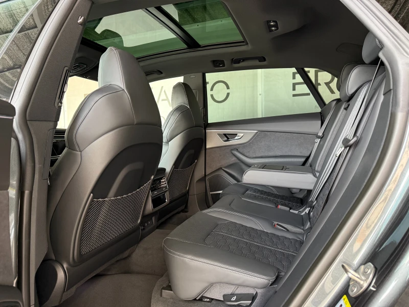 Audi RSQ8 PERFORMANCE HEAD UP PANO 360 CAMERA B&O, снимка 14 - Автомобили и джипове - 52051383