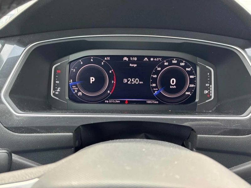 VW Tiguan * Comfortline R Line Black Edition * CARFAX * БЕЗ , снимка 8 - Автомобили и джипове - 52691000