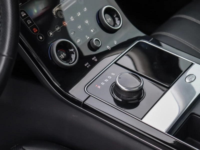 Land Rover Range Rover Velar * BY APPOINTMENT ONLY P340S| AIR SUSEPNSION| NAVIG, снимка 13 - Автомобили и джипове - 52866688