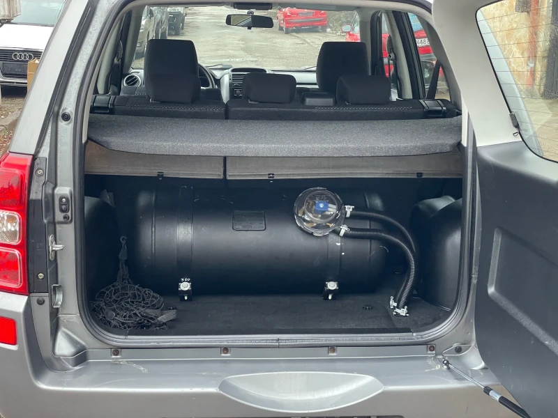 Suzuki Grand vitara 2.0i* 4X4* AUTOMAT* GAS* , снимка 10 - Автомобили и джипове - 53233926