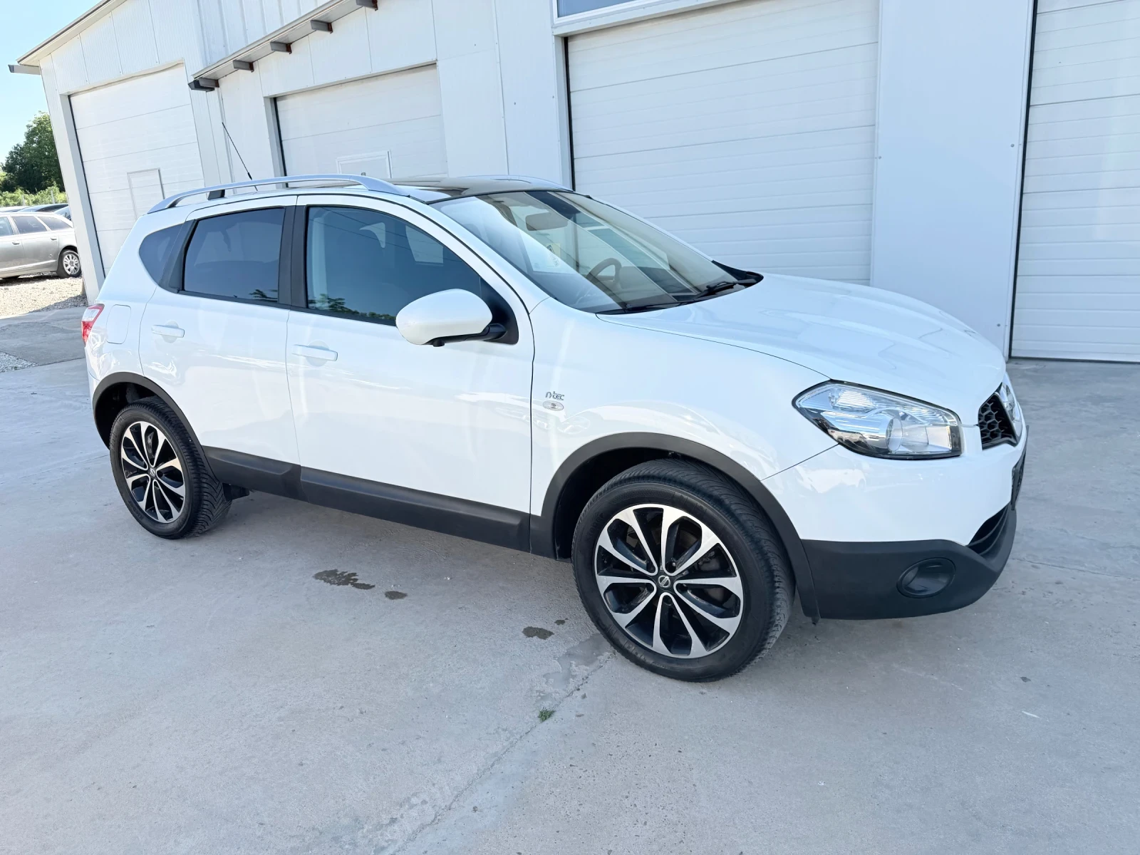 Nissan Qashqai 1.6dci 131k.c * N-TEC* Navi* PANORAMA* UNIKAT* , снимка 13 - Автомобили и джипове - 47626043